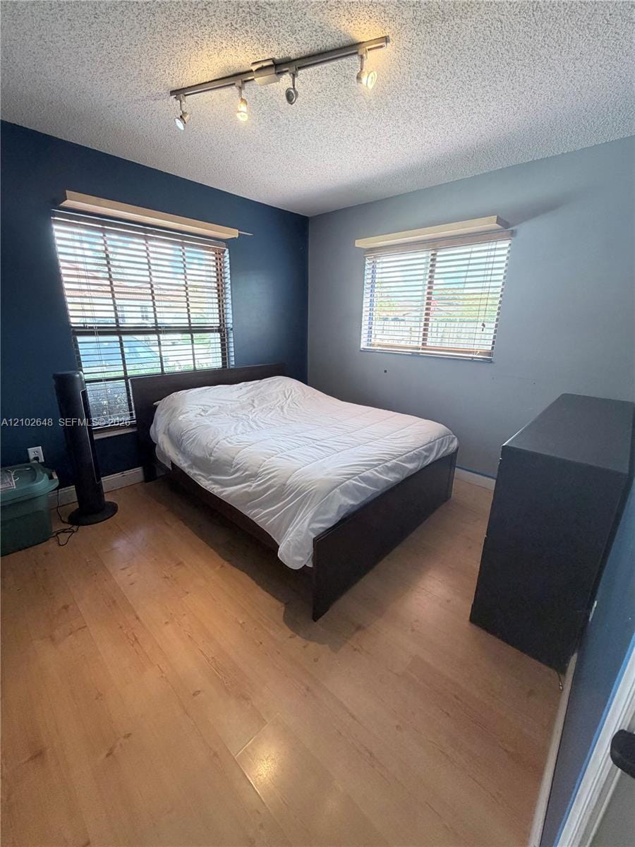 19040 NW 85th Avenue, Hialeah, FL 33015 photo 22