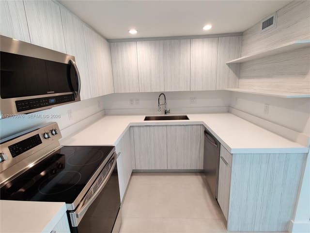 3755 NE 167th Street 23, North Miami Beach, FL 33160