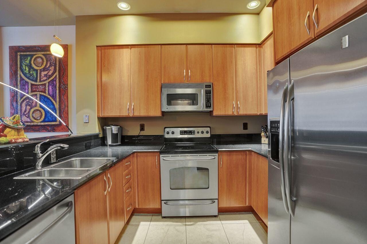 801 S Olive Avenue 225 — photo 4