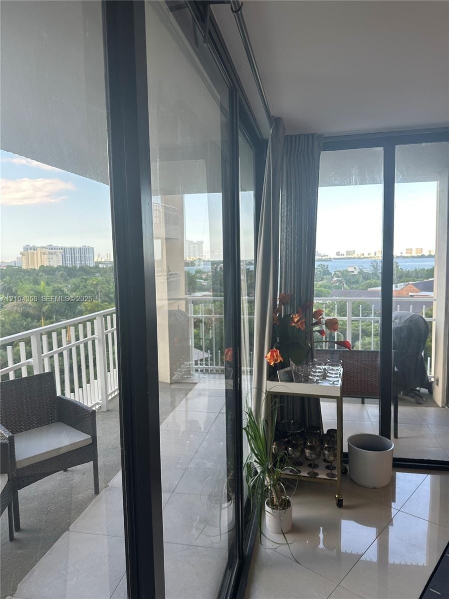 1000 Quayside Terrace 905, Miami, FL 33138
