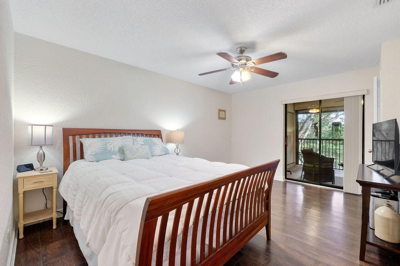 4063 CARAMBOLA Circle N 2977, Coconut Creek, FL 33066 photo 5