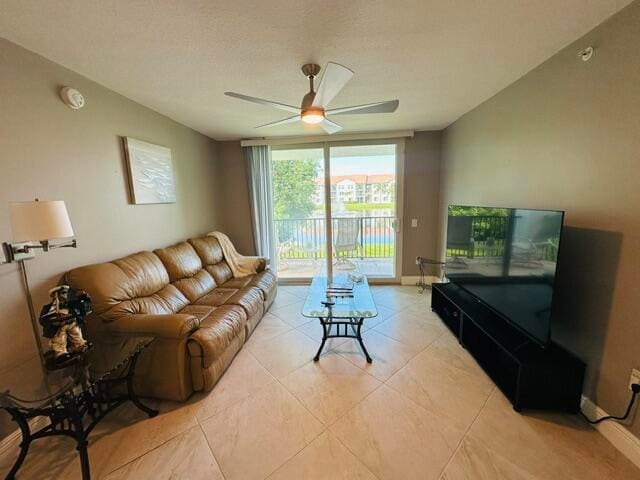 902 Villa Circle, Boynton Beach, FL 33435