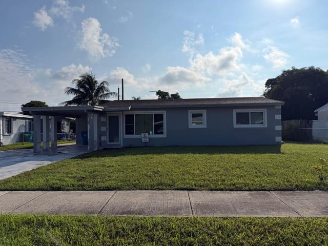 1526 NE 1ST Court, Boynton Beach, FL 33435
