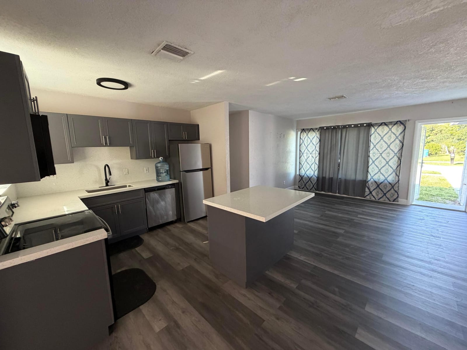 1526 NE 1ST Court — photo 10