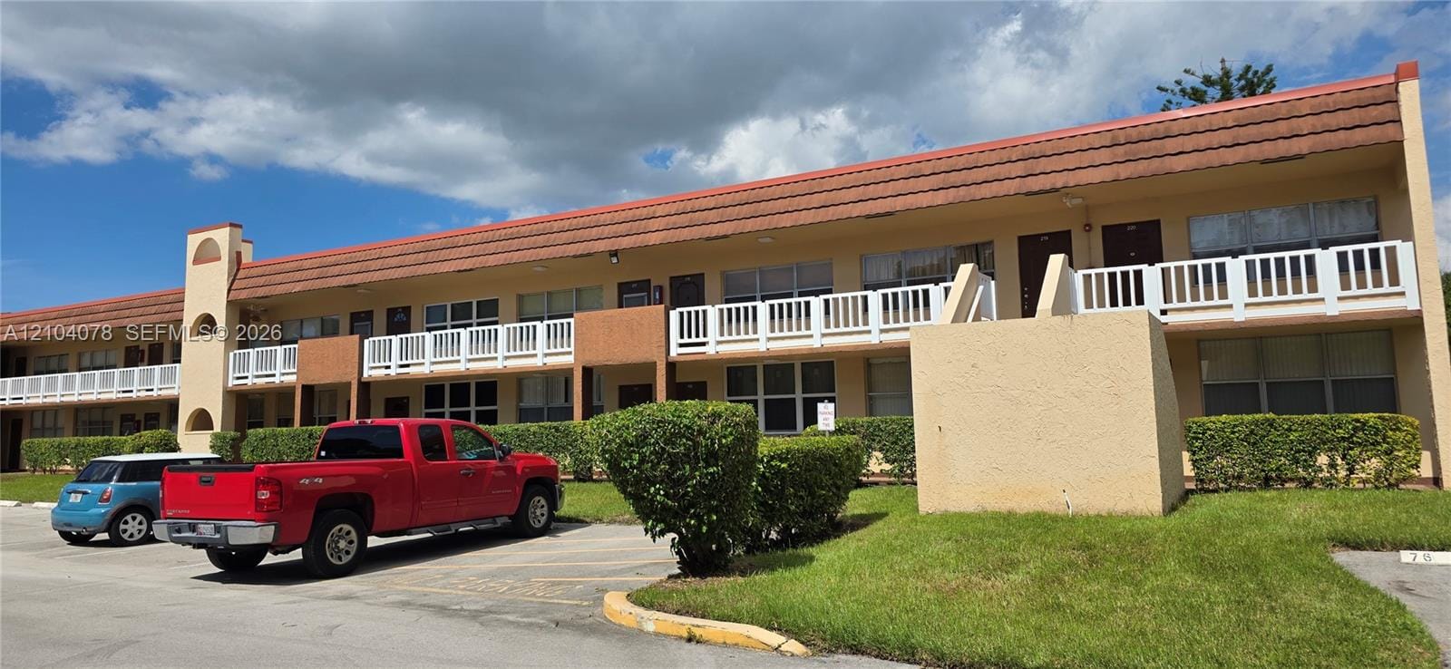 8851 Sunrise Lakes Boulevard 213, Sunrise, FL 33322