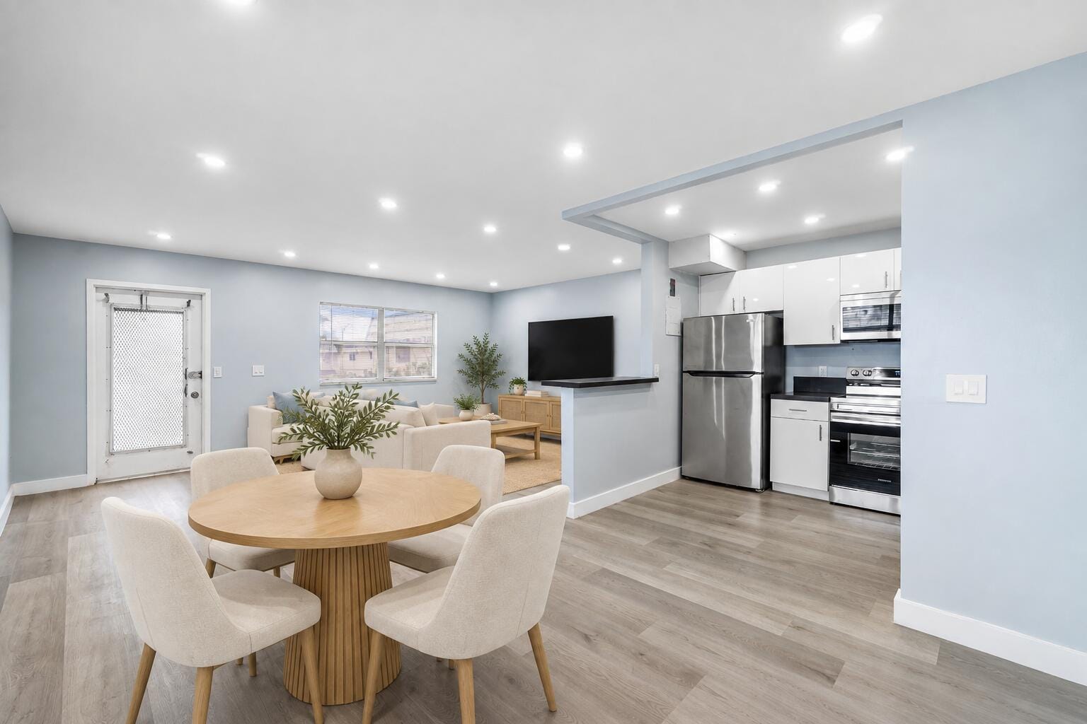 171 Monaco Way — photo 2