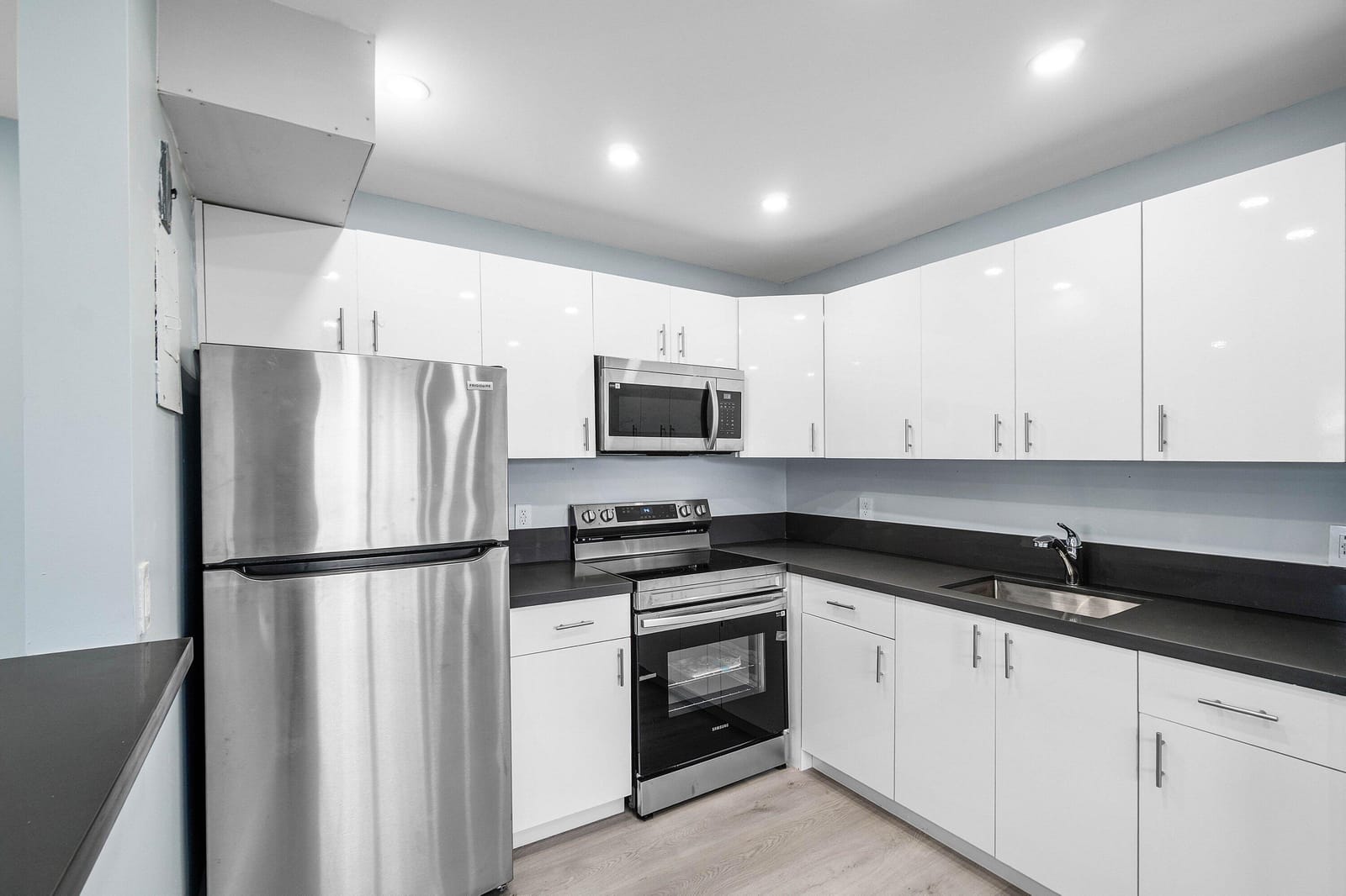 171 Monaco Way — photo 3