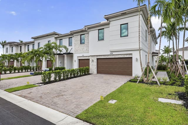 1204 National Street, Wellington, FL 33414