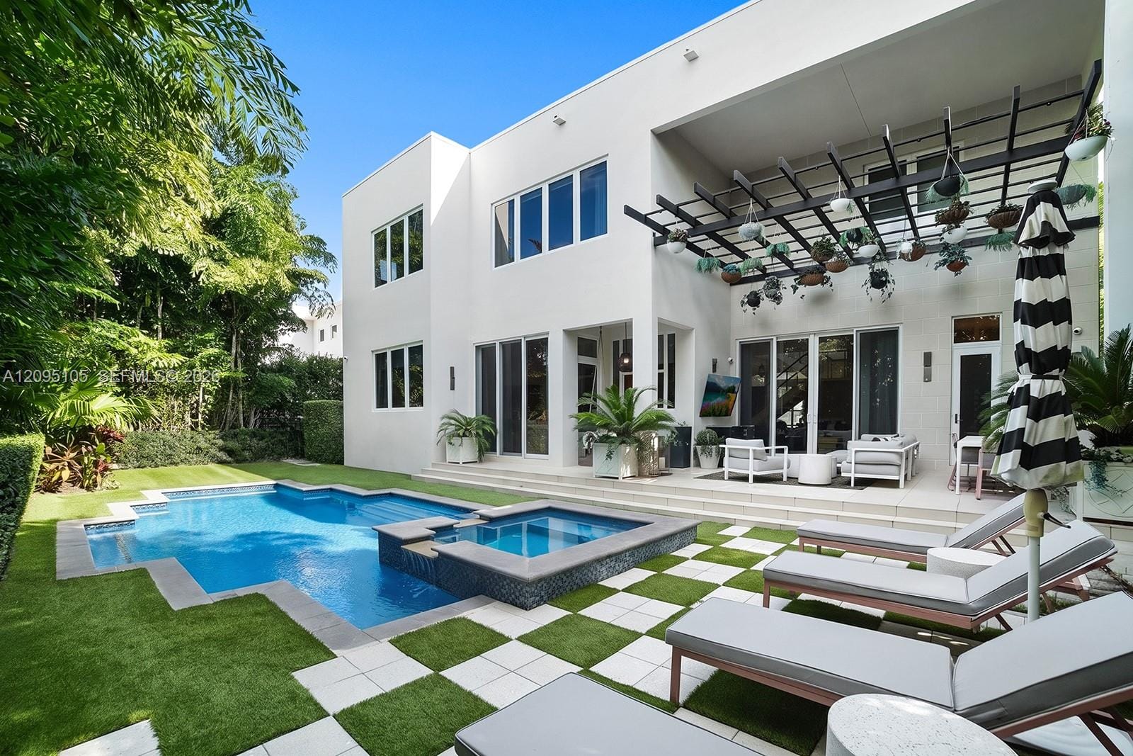 737 W 49th Street, Miami Beach, FL 33140 photo 2