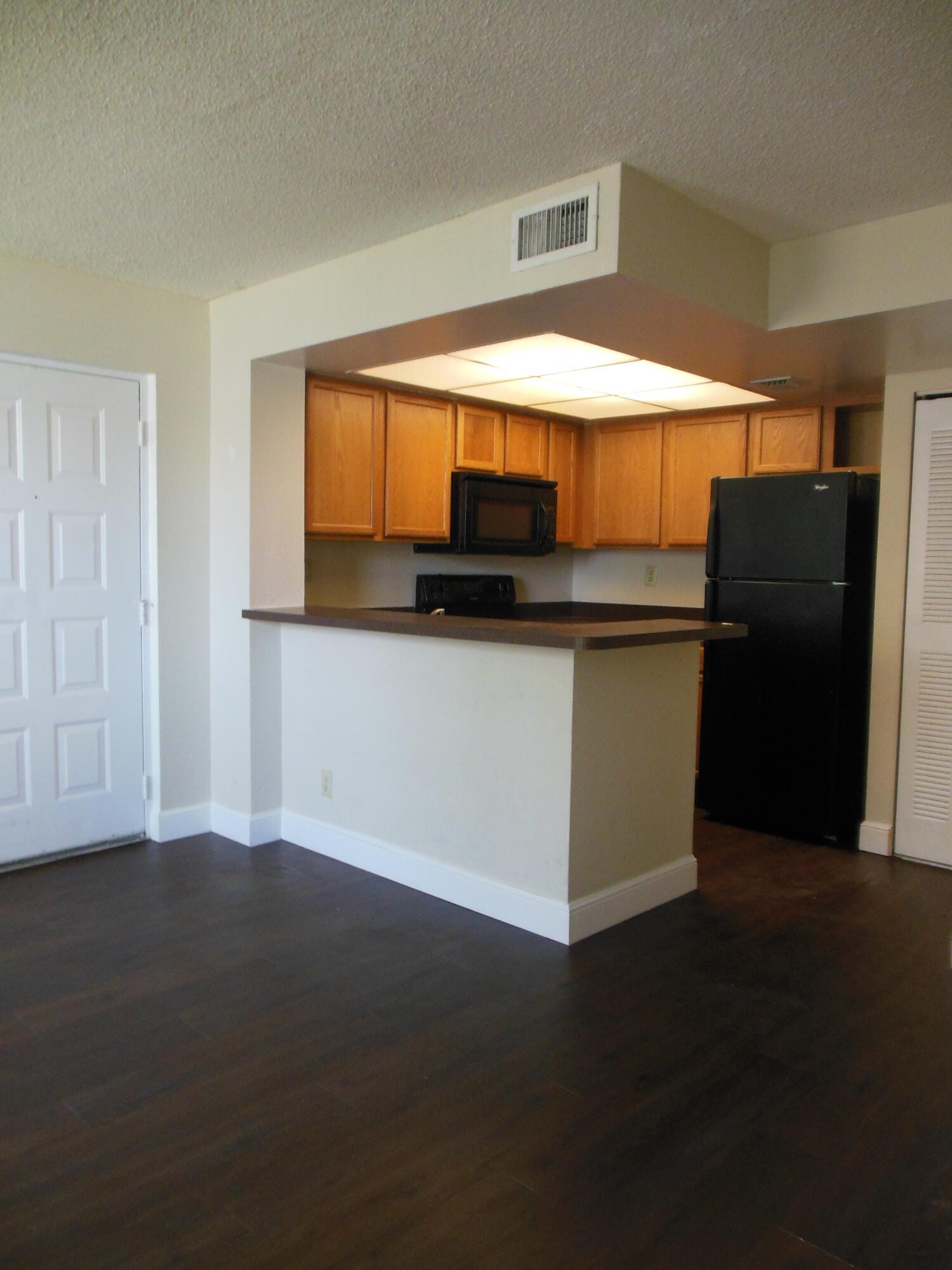 728 EXECUTIVE CENTER Drive 27 — photo 2