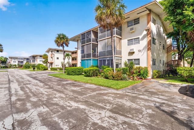 1395 NE 167th Street 212, Miami, FL 33162