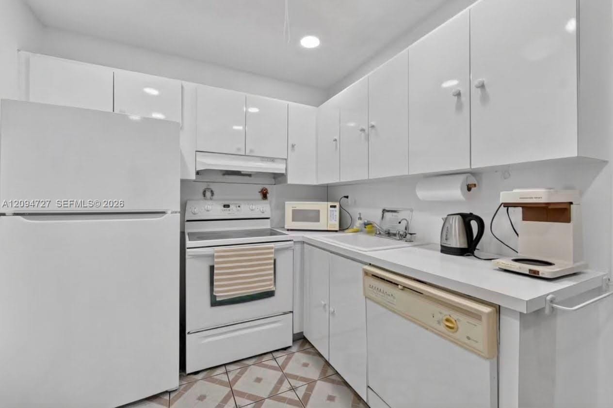 1395 NE 167th Street 212, Miami, FL 33162 photo 14