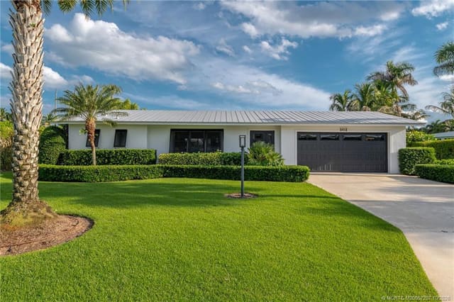 8418 SE Coconut Street, Hobe Sound, FL 33455
