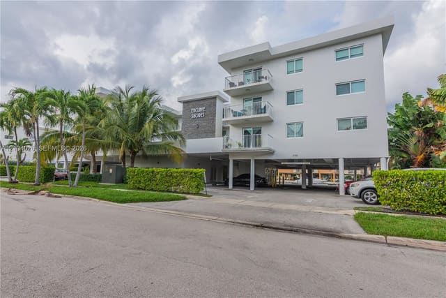 3755 NE 167th Street 6, North Miami Beach, FL 33160