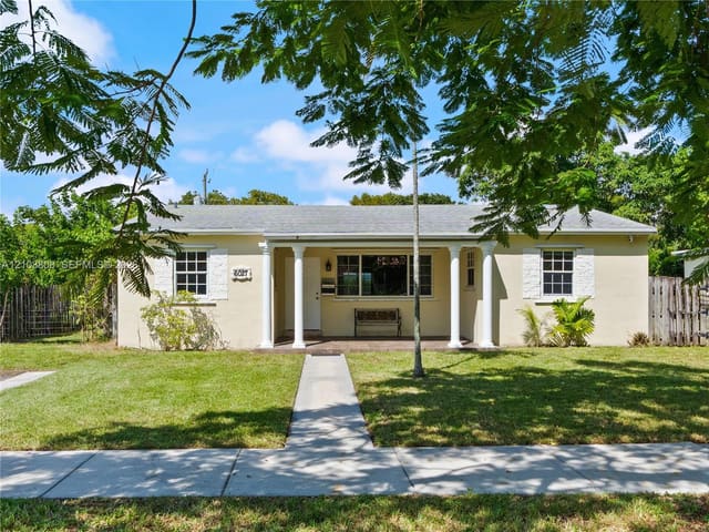 6027 SW 15th Street, West Miami, FL 33144