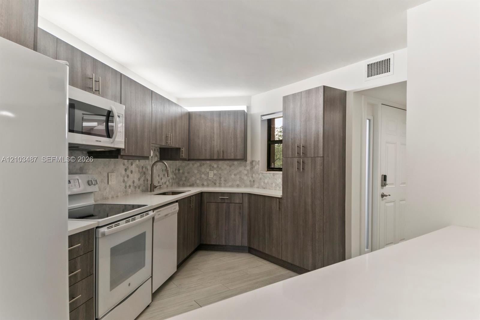 5850 Camino Del Sol 206, Boca Raton, FL 33433 photo 12