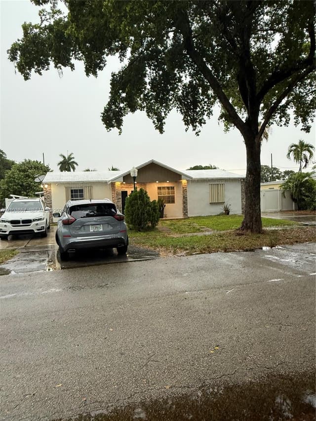 1031 NE 142nd Street, North Miami, FL 33161