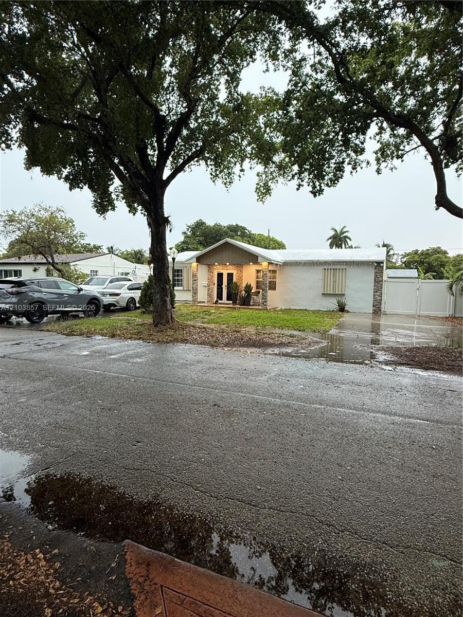 1031 NE 142nd Street, North Miami, FL 33161 photo 2