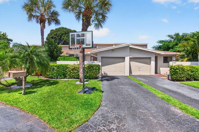6391 Toulon Drive, Boca Raton, FL 33433