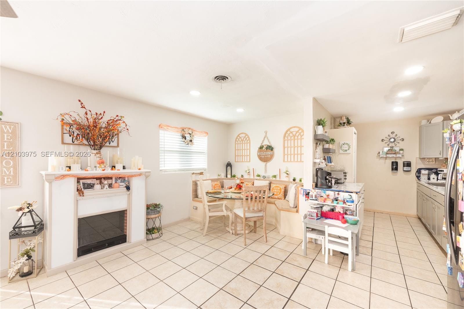 851 Caroline Circle — photo 3