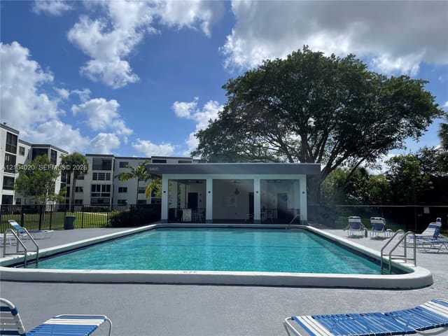 9235 SW 8th Street 209, Boca Raton, FL 33428