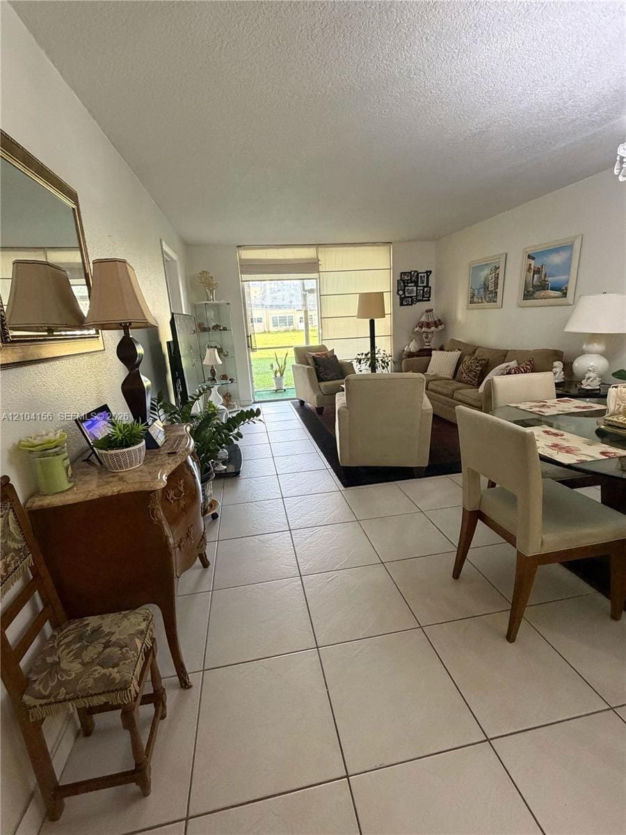 8880 Sunrise Lakes Boulevard 101, Sunrise, FL 33322 photo 1