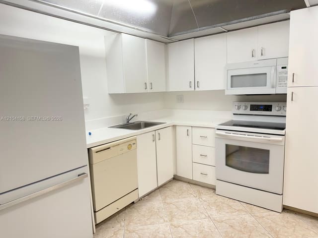 4304 NW 9th Avenue 2-1C, Deerfield Beach, FL 33064