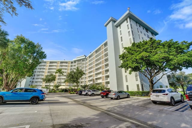 3010 N COURSE Drive 312, Pompano Beach, FL 33069