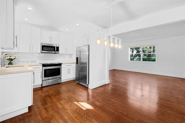 5560 SW 78th Street 142B, Miami, FL 33143