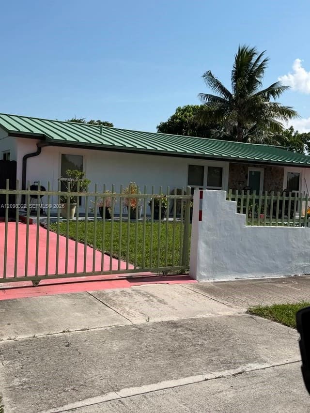 4330 NW 203rd Terrace B, Miami Gardens, FL 33055
