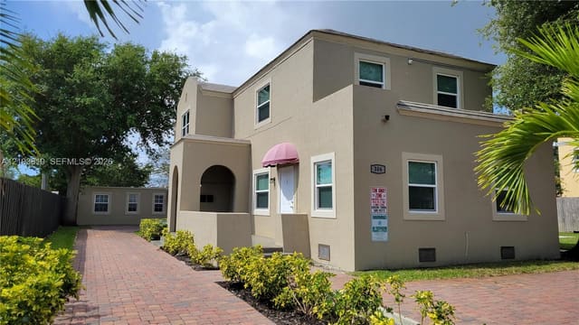 306 Hawthorne Drive 2, Lake Park, FL 33403