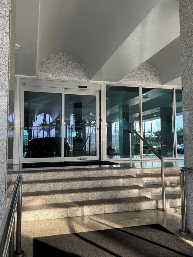 5055 Collins Avenue 8N, Miami Beach, FL 33140