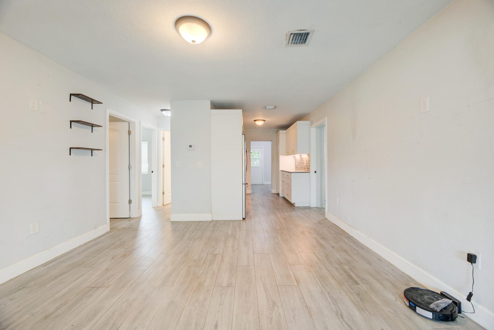 2633 NE 16TH Avenue — photo 8