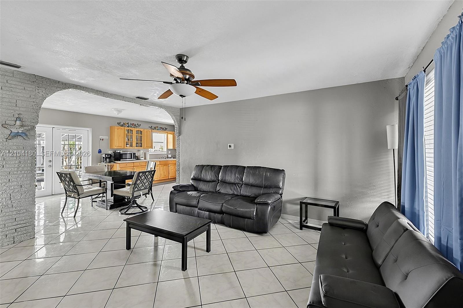 2440 Largo Drive — photo 4