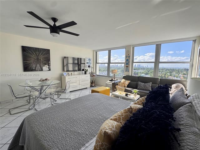 2899 Collins Avenue 1242, Miami Beach, FL 33140
