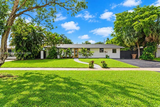 590 NW 38th Place, Deerfield Beach, FL 33064