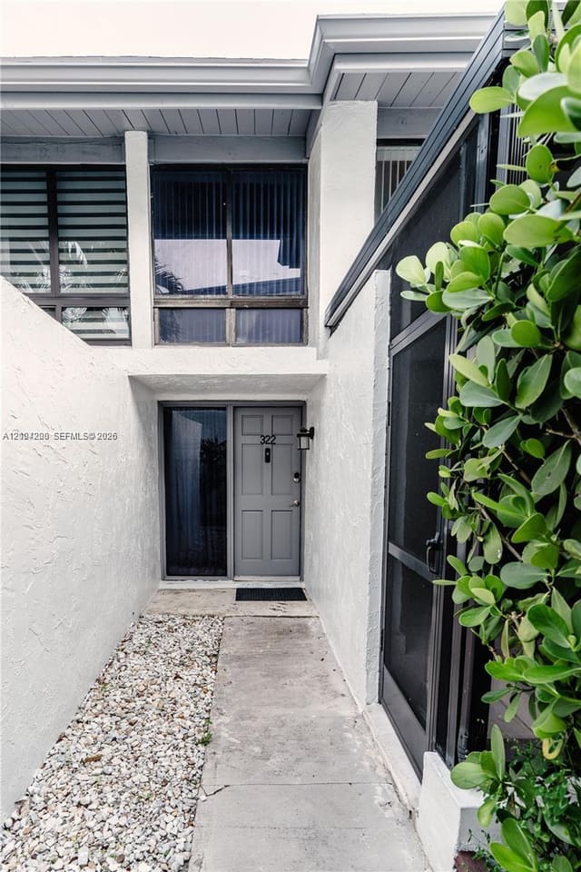 19200 NE 25th Avenue 322C, Miami, FL 33180