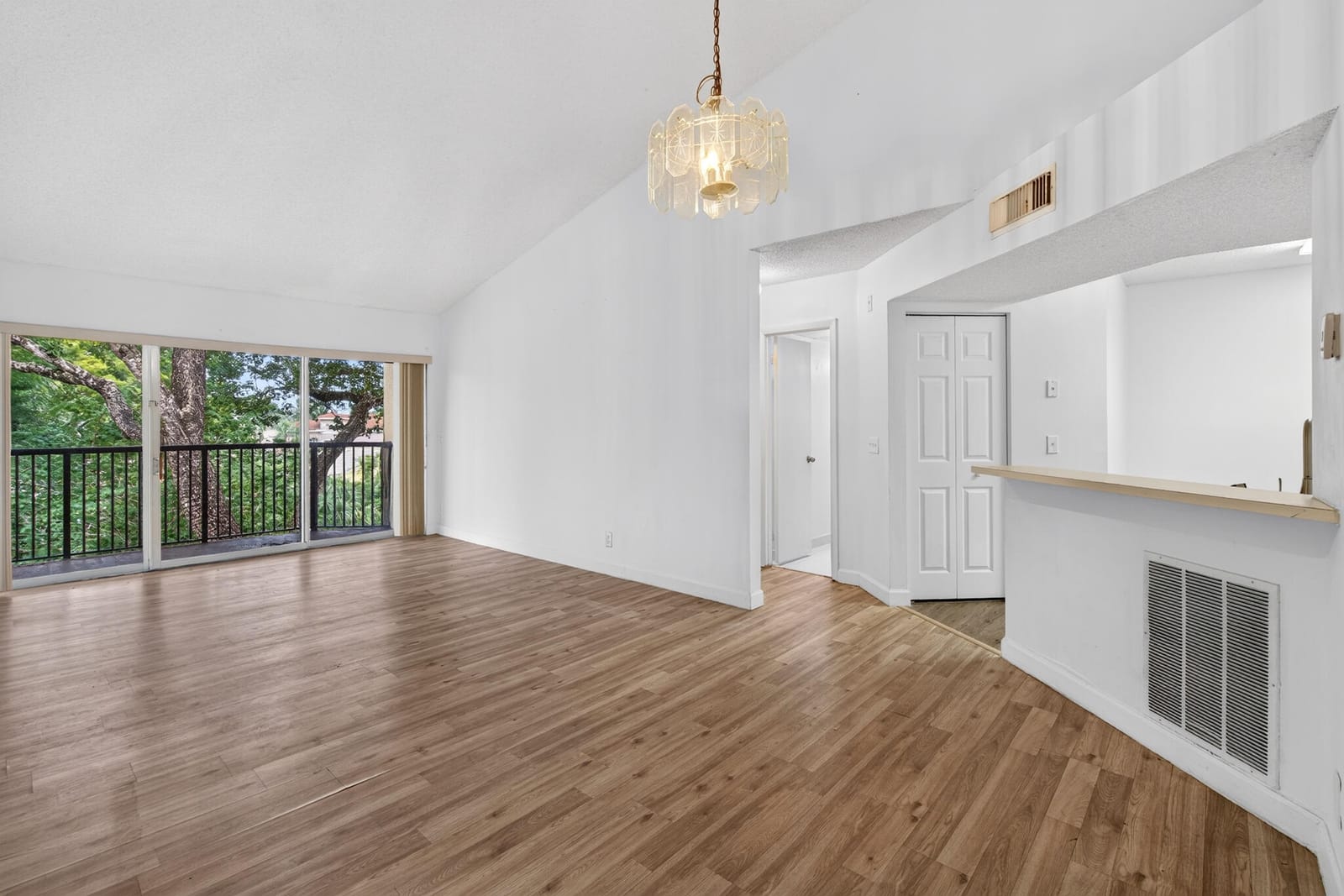 8741 Wiles Road #305, Coral Springs, FL 33067 photo 4