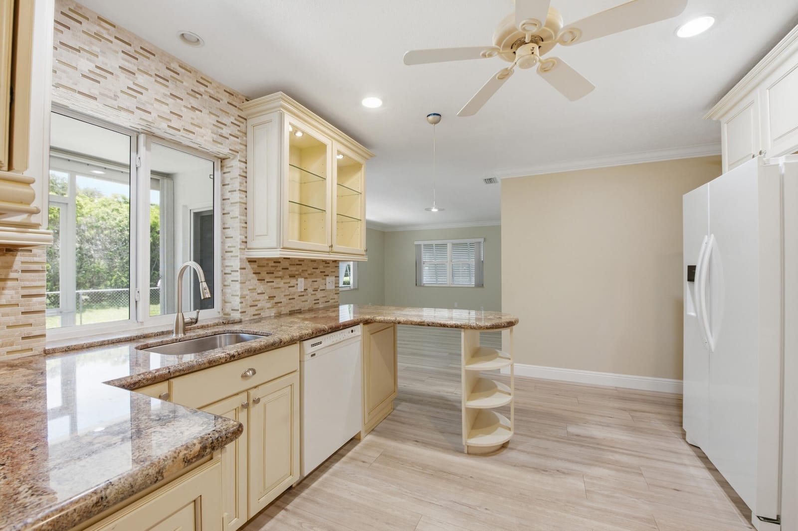 916 EVERGREEN Drive — photo 5