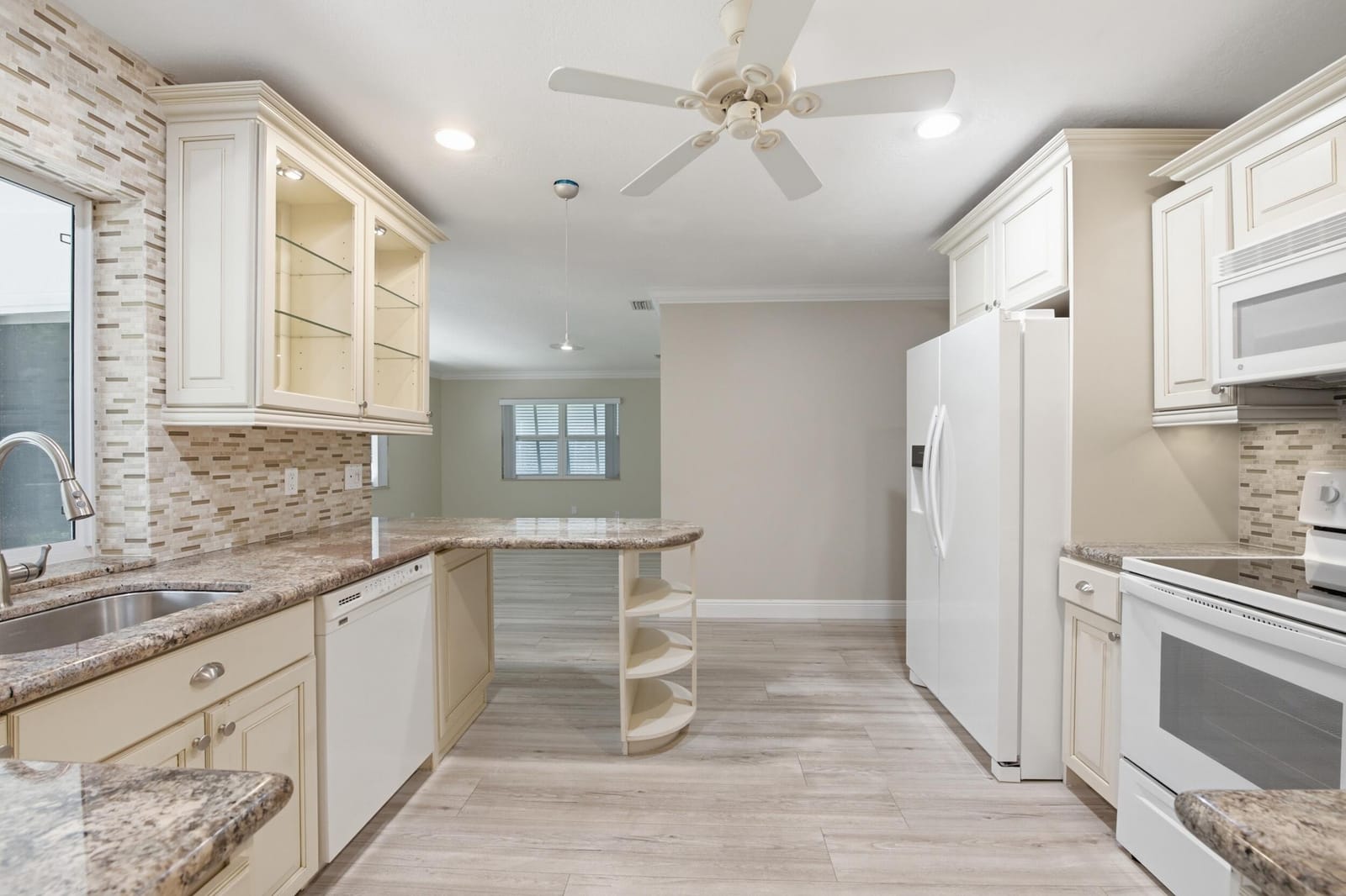 916 EVERGREEN Drive — photo 6