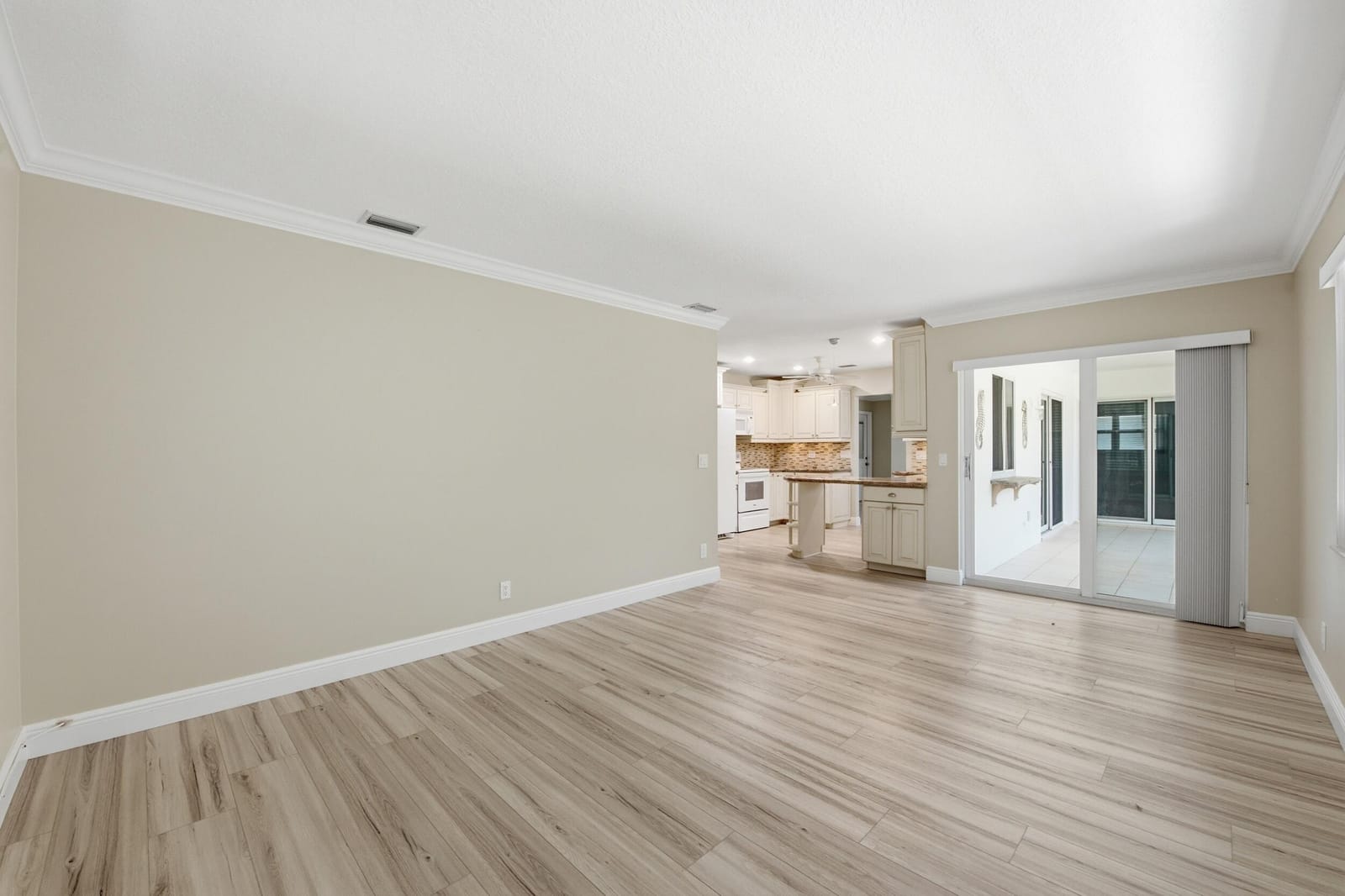 916 EVERGREEN Drive — photo 10