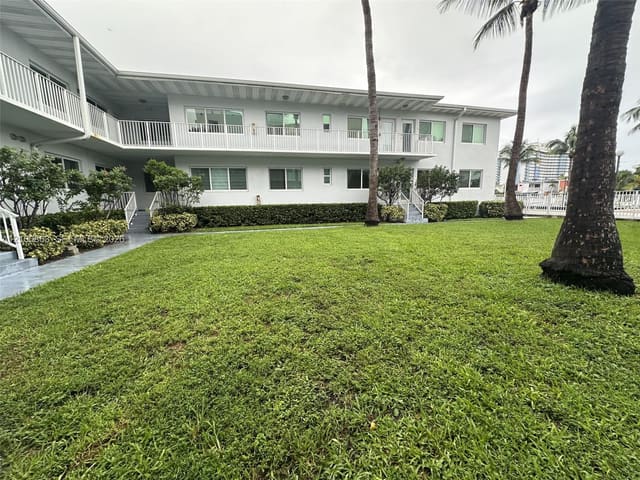 7207 Bay Drive 13, Island Point South Condo, Miami Beach, FL