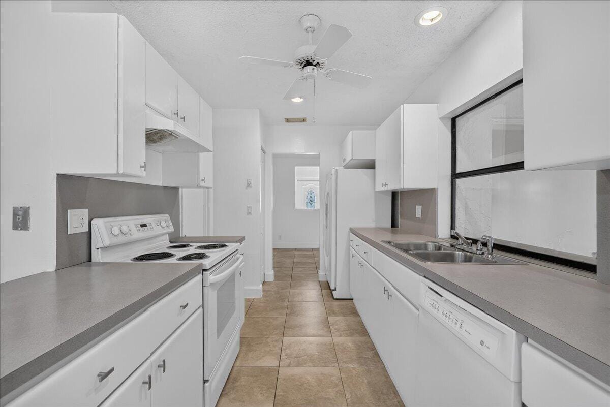 6404 SAGEWOOD Way, Delray Beach, FL 33484 photo 16