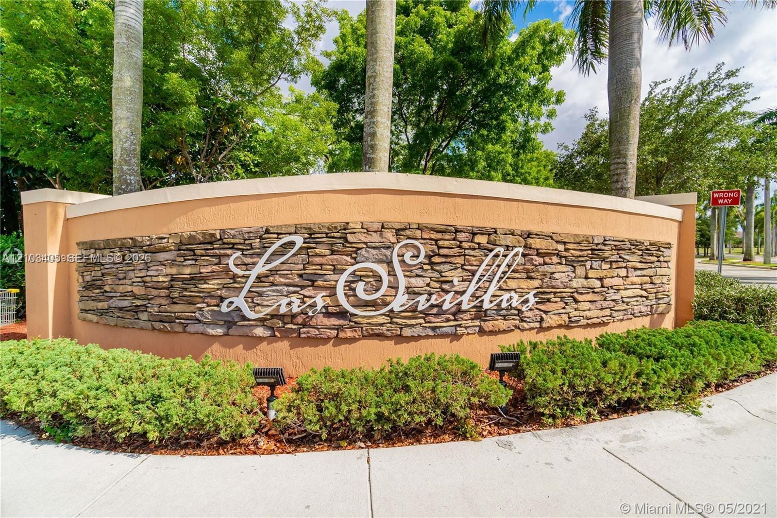 10022 NW 7th Street 205, Miami, FL 33172 photo 2