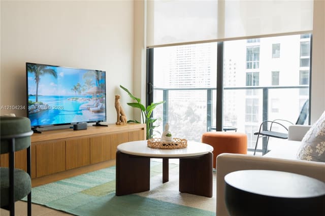 11 NE 6th Street 513, Miami, FL 33132