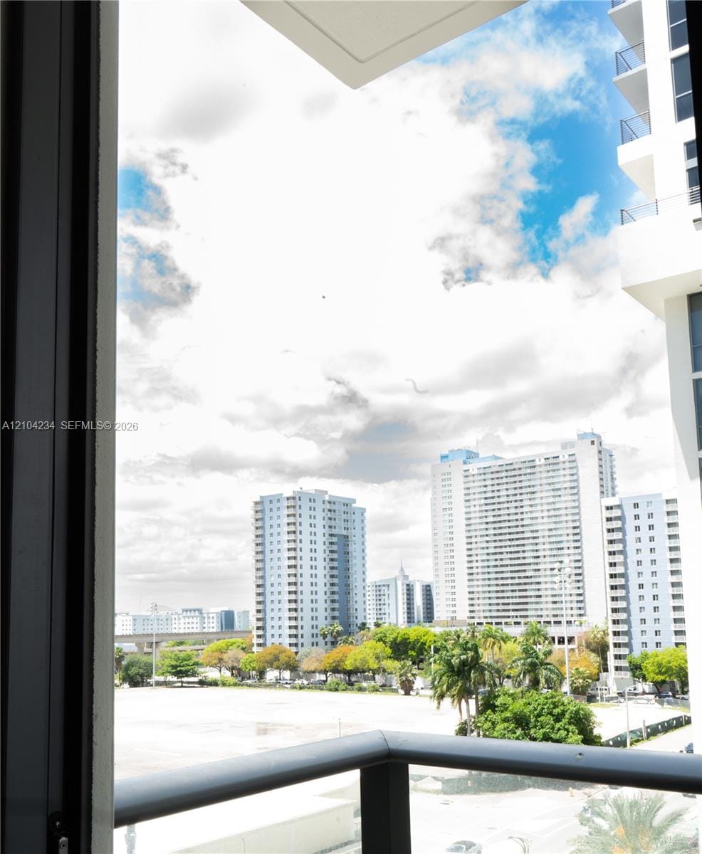 11 NE 6th Street 513, Miami, FL 33132 photo 15