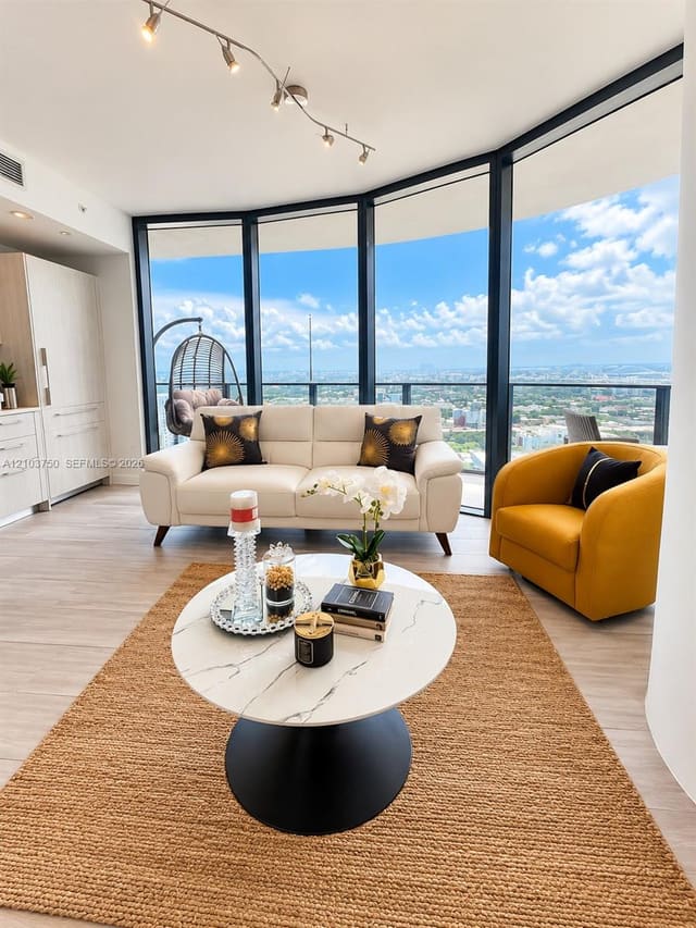 55 SW 9th Street 3308, Miami, FL 33130