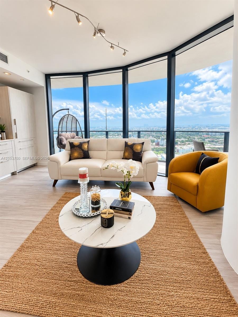 55 SW 9th Street 3308, Miami, FL 33130