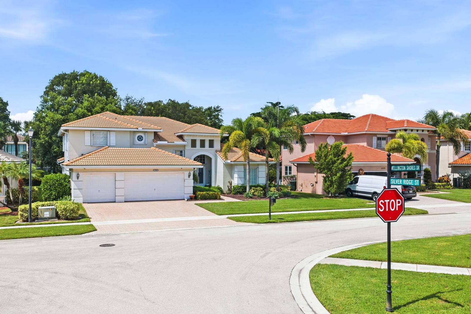 4305 WELLINGTON SHORES Drive — photo 2