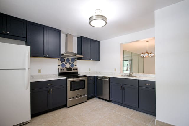 105 Lakeview Drive E, Royal Palm Beach, FL 33411